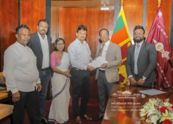 பொலிஸ்மா அதிபரை பதவியிலிருந்து நீக்கும் பிரேரணை!