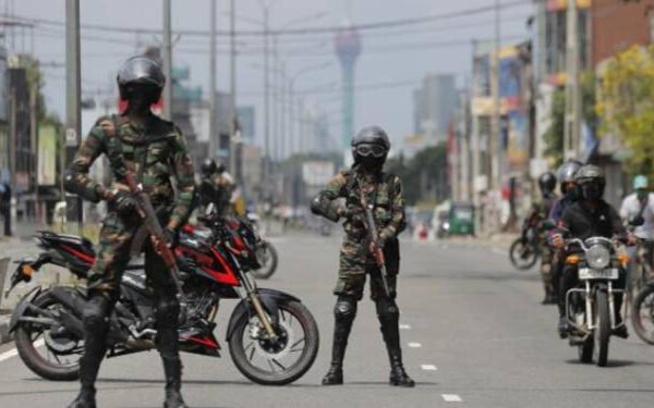 1,600 முப்படை உறுப்பினர்கள் கைது!