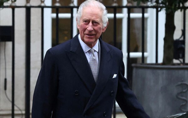 சார்ள்ஸ் மன்னர் மீண்டும் வைத்தியசாலையில் அனுமதி