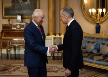 டிரம்பின் மிரட்டலுக்கு மத்தியில் கனடியப் பிரதமரைச் சந்தித்த மன்னர் சார்ல்ஸ்