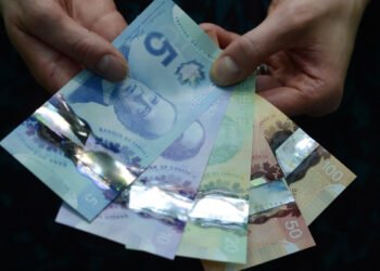 செலவுகளை குறைத்துக் கொண்ட  மக்கள்