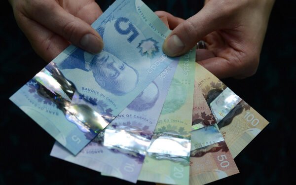 செலவுகளை குறைத்துக் கொண்ட மக்கள்