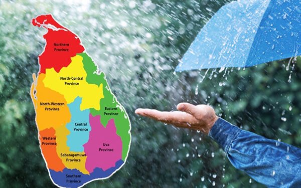 கண்டியில் கடும் மழை: வெள்ளத்தில் அடித்து சென்ற வாகனங்கள்