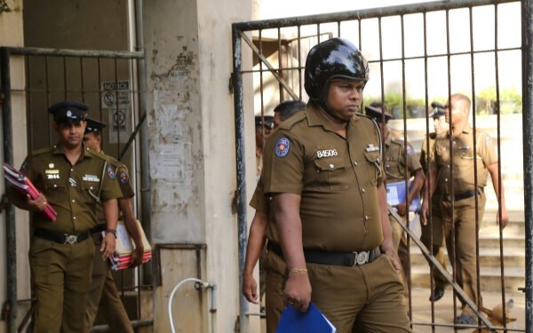 கொழும்பில் பரபரப்பை ஏற்படுத்திய பெண்கள் கும்பல் – கைது