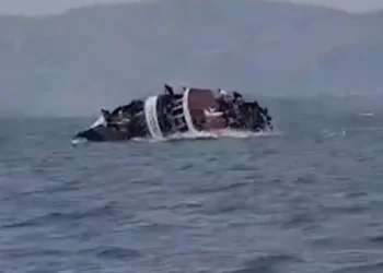 படகில் ஏற்பட்ட பாரிய தீ விபத்து!