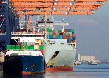 சீன கப்பல்களுக்கு துறைமுக கட்டணம் டிரம்பின் அதிரடி திட்டம்