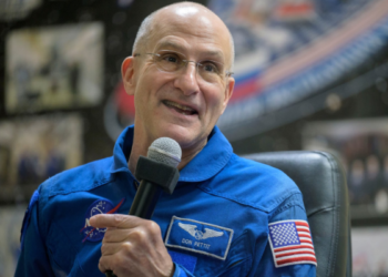 பூமிக்கு திரும்பிய நாசாவின் விண்வெளி வீரர்