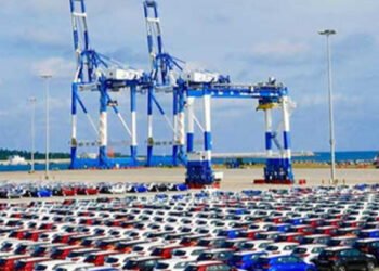 இலங்கைக்கு வந்த வாகனம் தாங்கிய கப்பல்!