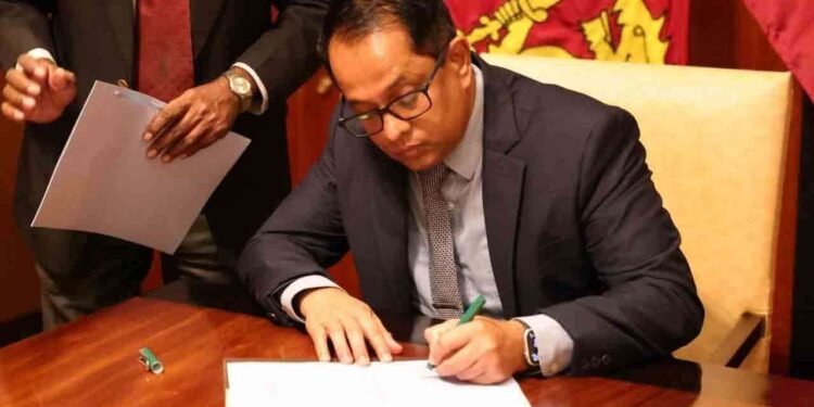 சேர்பெறுமதி வரி சட்டமூலத்தை சான்றுரைப்படுத்தினார் சபாநாயகர்