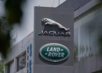 அமெரிக்காவிற்கு கார் ஏற்றுமதி செய்வதை நிறுத்தியது ஜாகுவார் லேண்ட் ரோவர்