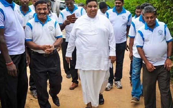 சிறையில் இருந்து வெளியே வந்தார் சாமர