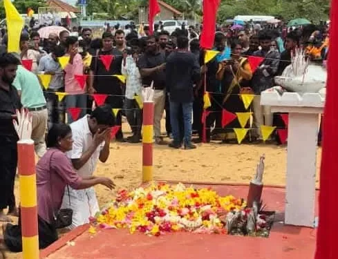 இறுதிப் போரில் உயிர்நீத்த உறவுகளுக்கு பல்லாயிரக்கணக்கானோர் கண்ணீரால் அஞ்சலி
