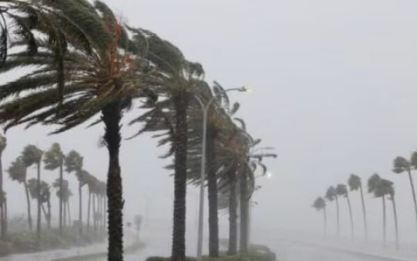 மட்டக்களப்பு மாவட்டத்தின் போரதீவுப்பற்று பிரதேச செயலாளர் பிரிவுக்குட்பட்ட பகுதியில் வீசிய மினி சூறாவளி!