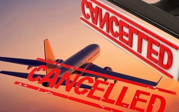 பொதுமக்கள் தொடர்பு பணிப்பாளருக்கு வெளிநாடு செல்லத் தடை