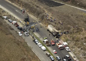 மெக்சிகோவில் பாரிய விபத்து: 21 பேர் உயிரிழப்பு..!