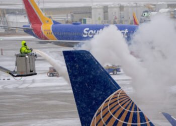 அமெரிக்காவை தாக்கிய புயல்!