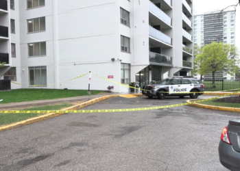 10வது மாடியில் இருந்து விழுந்த குழந்தை