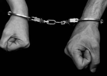 சட்டவிரோத சிகரெட்டுக்களுடன் சந்தேகநபர்கள் மூவர் கைது