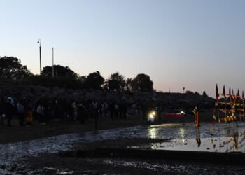 பிரிட்டனில் முள்ளிவாய்க்கால் நினைவேந்தல்; கடலில் விடப்பட்ட மிதக்கும் விளக்குகள்