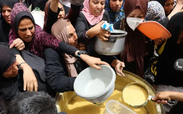 காஸாவுக்குள் நிவாரணப் பொருட்கள் செல்ல அனுமதித்தது இஸ்ரேல்..!