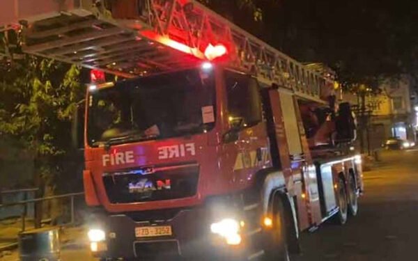 வெலிகமவில் ஆடைத் தொழிற்சாலையில் திடீர் தீவிபத்து