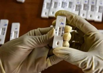 மீண்டும் கொரோனா அலை: இந்தியாவில் 257 பேர் பாதிப்பு!