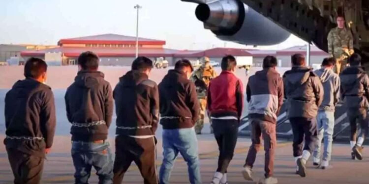 அமெரிக்காவில் இருந்து 1,080 இந்தியர்கள் நாடு கடத்தல்