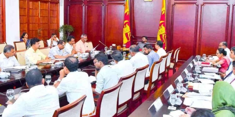 ஜனாதிபதி மற்றும் மாவட்ட ஒருங்கிணைப்புக் குழுத் தலைவர்கள் இடையே சந்திப்பு