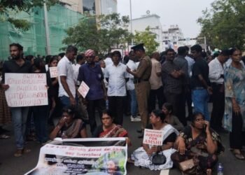 கொழும்பில் மரணித்த மாணவி – கல்வி கற்ற பாடசாலை அதிபருக்கு திடீர் இடமாற்றம்