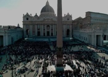 புதிய பாப்பரசர் தேர்விற்கான முதல் வாக்குப்பதிவு நிறைவு