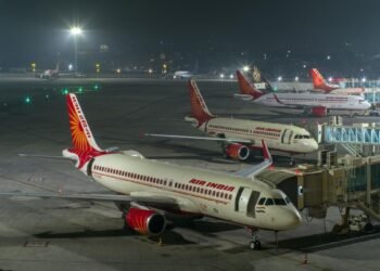 இந்தியா முழுவதும் 27 விமான நிலையங்கள் மூடல்