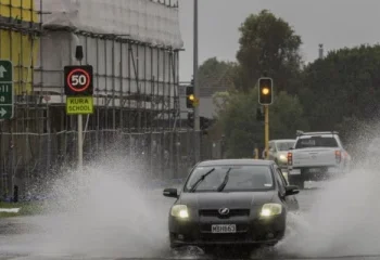 நியூசிலாந்தில் பலத்த காற்று!