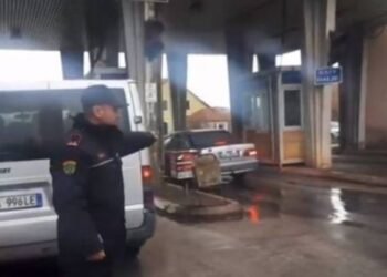 இலங்கையர் மூவர் அல்பேனியாவில் கைது