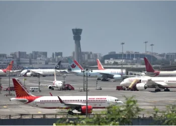 அஹமதாபாத்தில் விமான சேவைகள் நிறுத்தம்!