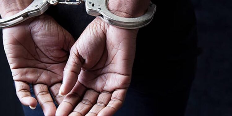 முப்படையைச் சேர்ந்த 3000 பேர் கைது!