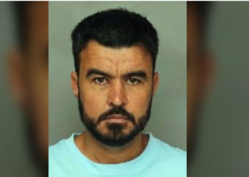 டொரோண்டோவில் சந்தேகத்திற்கு இடமான முறையில் நடந்து கொண்டவர் கைது