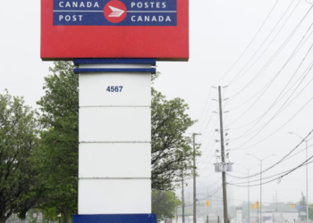 கனடாவில் தபால் ஊழியர்கள் போராட்டம்