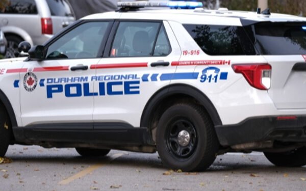 கனடாவில் மசூதியை சேதப்படுத்திய தந்தை மகன் கைது