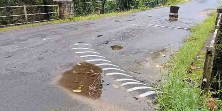 சிவனொளிபாதமலை செல்லும் வீதிக்கு 10 நாட்களுக்கு பூட்டு