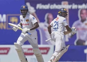 இலங்கை அணியின் முதலாவது இன்னிங்ஸ் நிறைவு