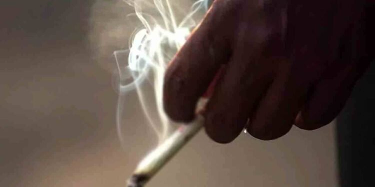 21 வயதிற்கு உட்பட்டோருக்கு விற்பனை செய்ய தடை