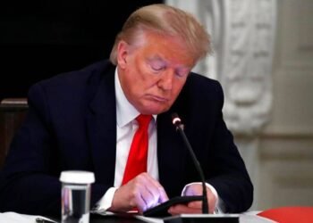 12 நாடுகளிலிருந்து பயணிகள் அமெரிக்கா செல்லத் தடை