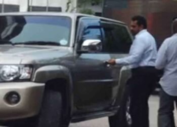 இலஞ்ச ஊழல் விசாரணை ஆணைக்குழுவில் இருந்து வௌியேறிய ஷஷீந்திர