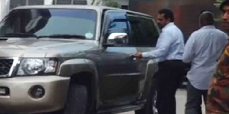 இலஞ்ச ஊழல் விசாரணை ஆணைக்குழுவில் இருந்து வௌியேறிய ஷஷீந்திர