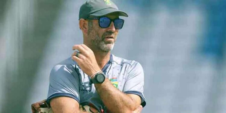 நியூசிலாந்து கிரிக்கெட் அணிக்கு புதிய தலைமைப் பயிற்சியாளர் நியமனம்