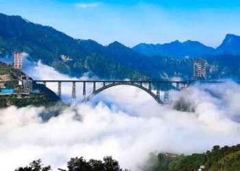 உலகின் உயரமான ரயில்வே பாலம் இன்று திறப்பு