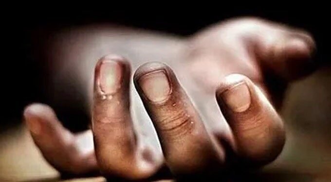 நண்பனின் சடலத்தை பார்த்த இளைஞன் மரணம்!