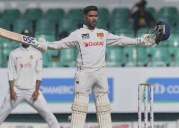 பெதும் நிஸ்ஸங்க சதம் அடித்தார்!