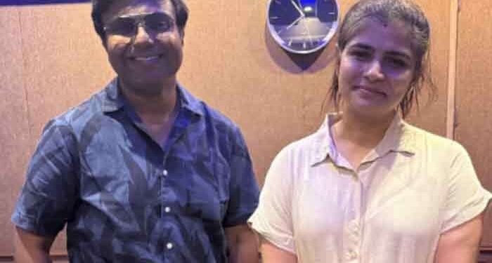 சின்மயியுடன் இணைந்த பிரபல முன்னணி இசையமைப்பாளர்