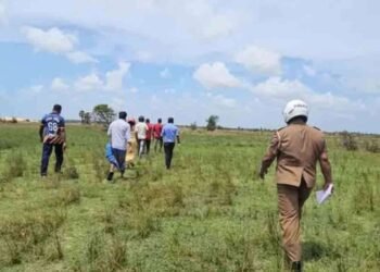 இராணுவ முகாமிற்கு அருகில் எலும்பு சிதிலங்கள்